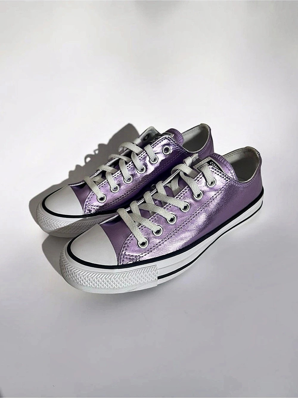 Converse Chuck Taylor All Star Metallic Purple Low Top Women’s 7 - Picture 2 of 8